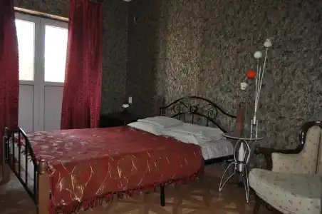 3-х комнатная квартира в центре Сухума - 11