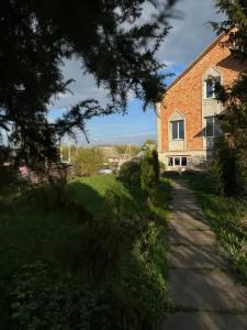 Уютный деревенский домик с русской баней возле озера в Большой Ухолоде - 31