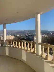 Уникальный, уютный, большой семейный дом. С видом на город - 2