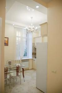 в центре - 17