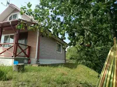 Домик полтора этажа в деревне на берегу. Первая линия - 8