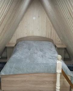 Домик в стиле A-frame с видом на горы - 10