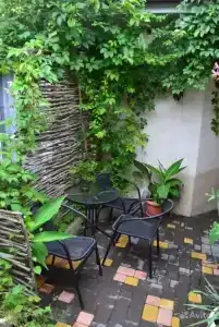 Номер на Бирюзова 6 - 2