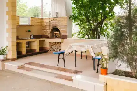 Уютный дом с камином и большим балконом - 15