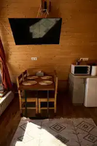 Сказочный A-frame у подножья горы - 10