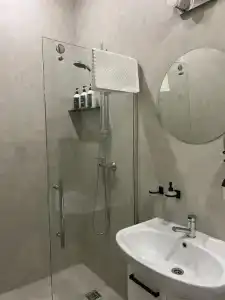 V&M Sleepbox Hostel - 9