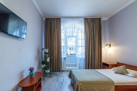 Демократ на Некрасова 58 - 178