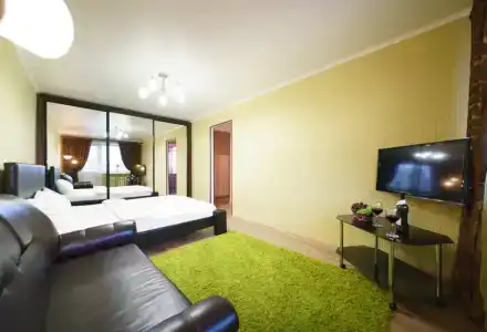 PaulMarie on Oktyabrskaya - 7