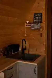 Сказочный A-frame у подножья горы - 17