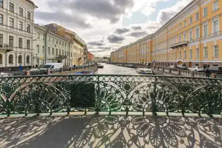 у Дворцовой площади - 48