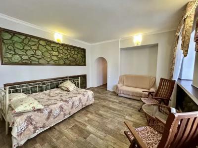 Вилла с бассейном в центре Ялты - 73