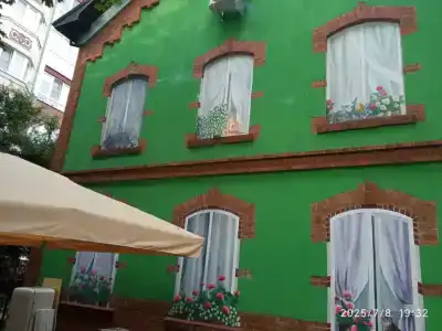 Уютный домик у парка - 1