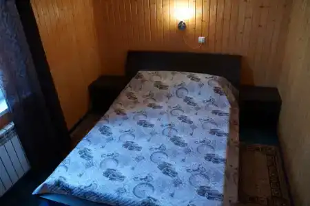 Четырёхместный номер с двухъярусной кроватью - 1