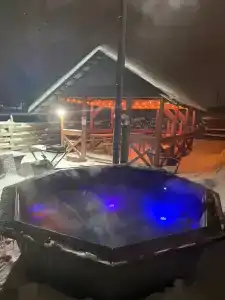 Уютный современный дом в стиле А-фрейм у реки - 12