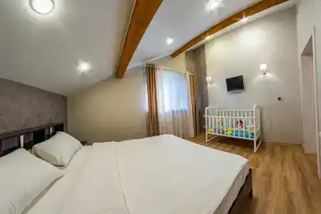 Дом у Озера с сауной, бассейном и банным чаном - 12
