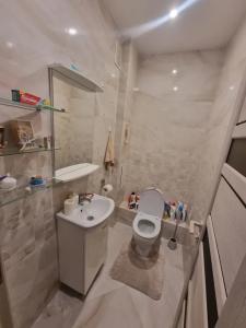 Квартиры в Малом переулке 3 - 250
