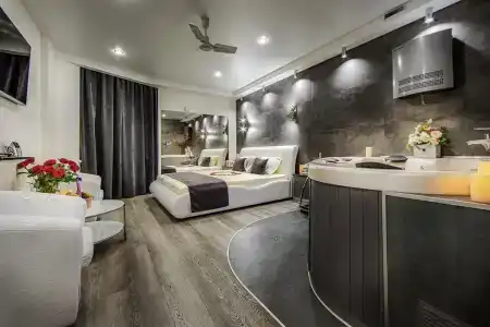 Алекс отель на Дыбенко - 108