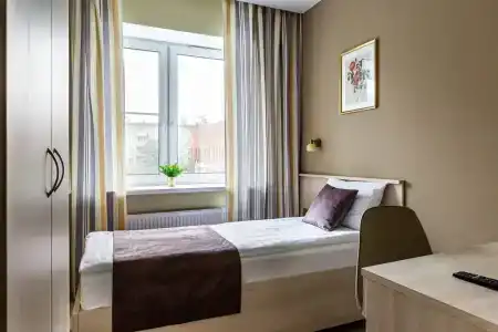 Рус хотел групп - 100