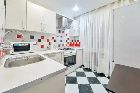 Островского, 37 - 13