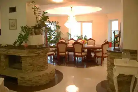 Дом с бассейном - 9