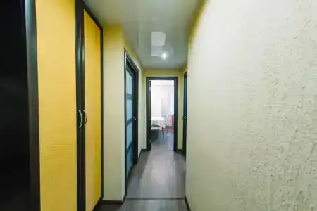 Бульвар Энтузиастов 1 Б - 18