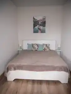 2к в центре, площадь за углом - 16