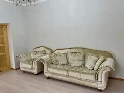 Дом напротив крепостной стены - 11