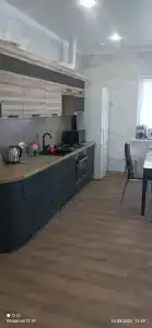 Трёхкомнатный новый коттедж в черте города с бассейном - 24