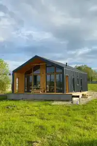 BarnHouse у озера