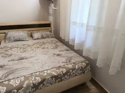 Уютный домик утопающий в зелени - 10