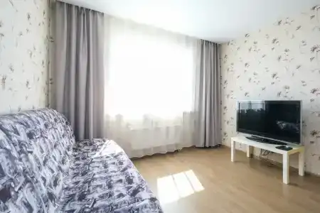 на проспекте Карла Маркса, 11 - 2
