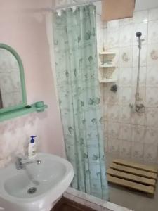 Домик у подножья заповедника КараДаг - 15