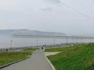 на набережной - 0