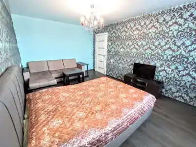 Двухкомнатная квартира на Мира 80 - 3