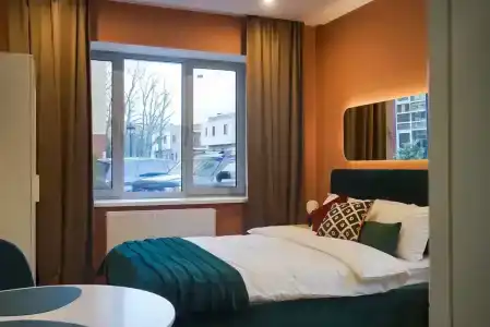 Современная студия Голубая с ванной у озера - 106