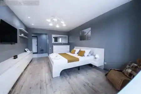 DayNight  on Generala Beloborodova 5 - 1