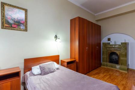 Демократ на Некрасова 58 - 215