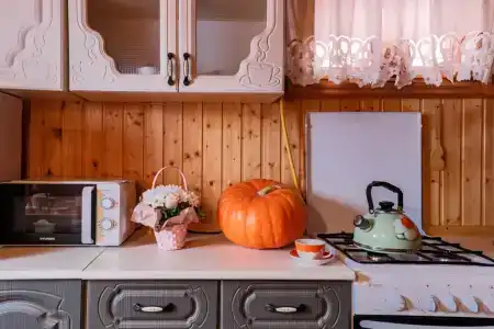 Монастырская изба - 50