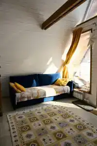Сказочный A-frame у подножья горы - 32