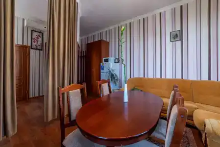 Демократ на Некрасова 58 - 133