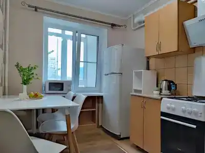 В центре на набережной - 6