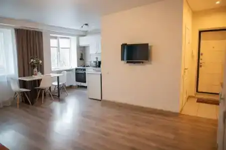 2к в центре, площадь за углом - 26