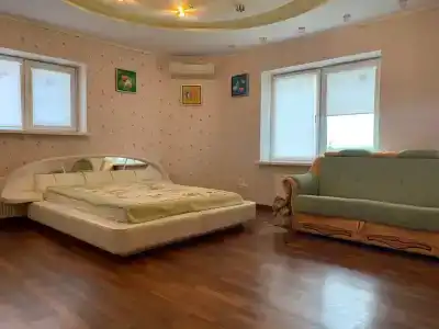 Дом с бассейном - 1