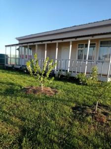 Комфортный гостевой домик с большой верандой - 1