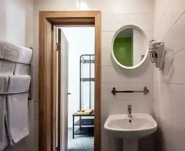 Freezone INN - 106
