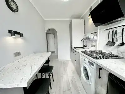 на Черняховского 12 - 8