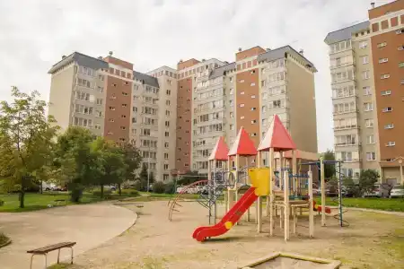 на ул. Артиллерийской 48 - 12