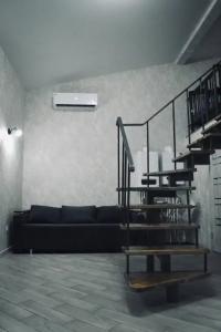 Launge - 8