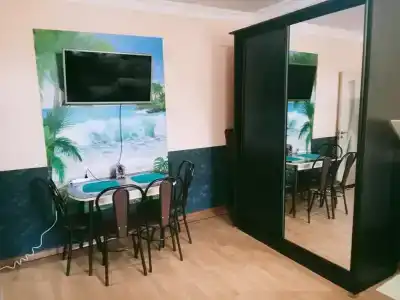 в центре - 3