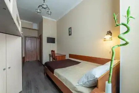 Демократ на Некрасова 58 - 200